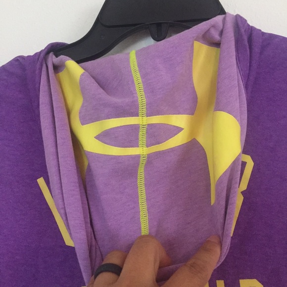 Youth Under Armour sleeveless hoodie. Large - Picture 8 of 10